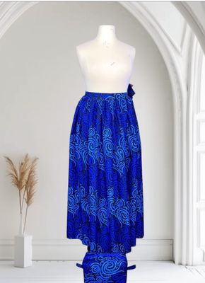 Yeirdesign beautiful blue skirt and makeup bag set