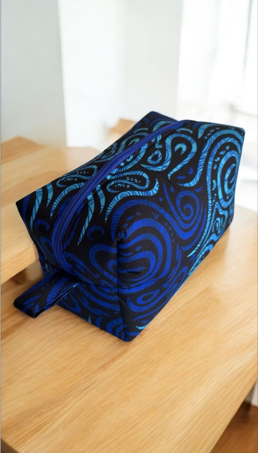 Yeirdesign makeup bag 