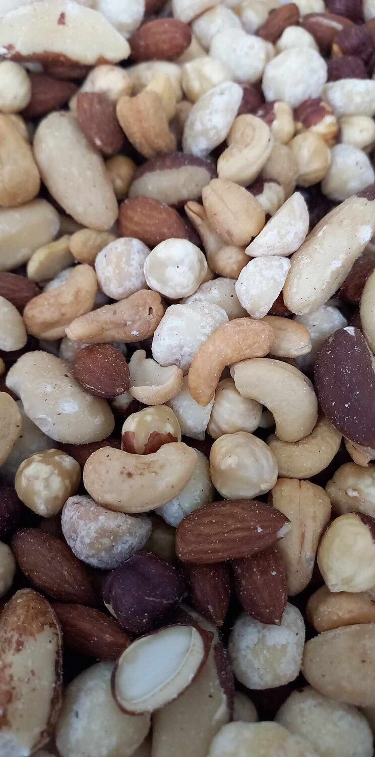 DELUXE Mixed Nuts Salted