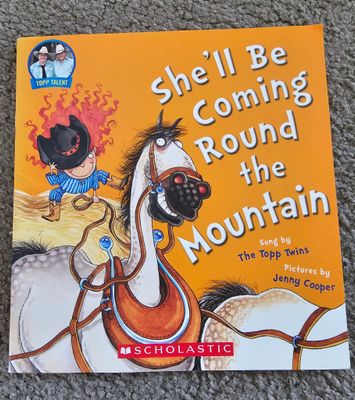 She&#39;ll be coming round the mountain - Topp Twins