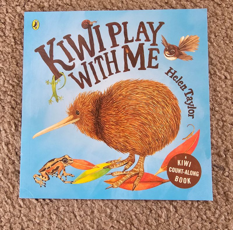 Kiwi come play with me
