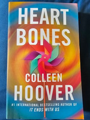 Heart Bones - Colleen Hoover