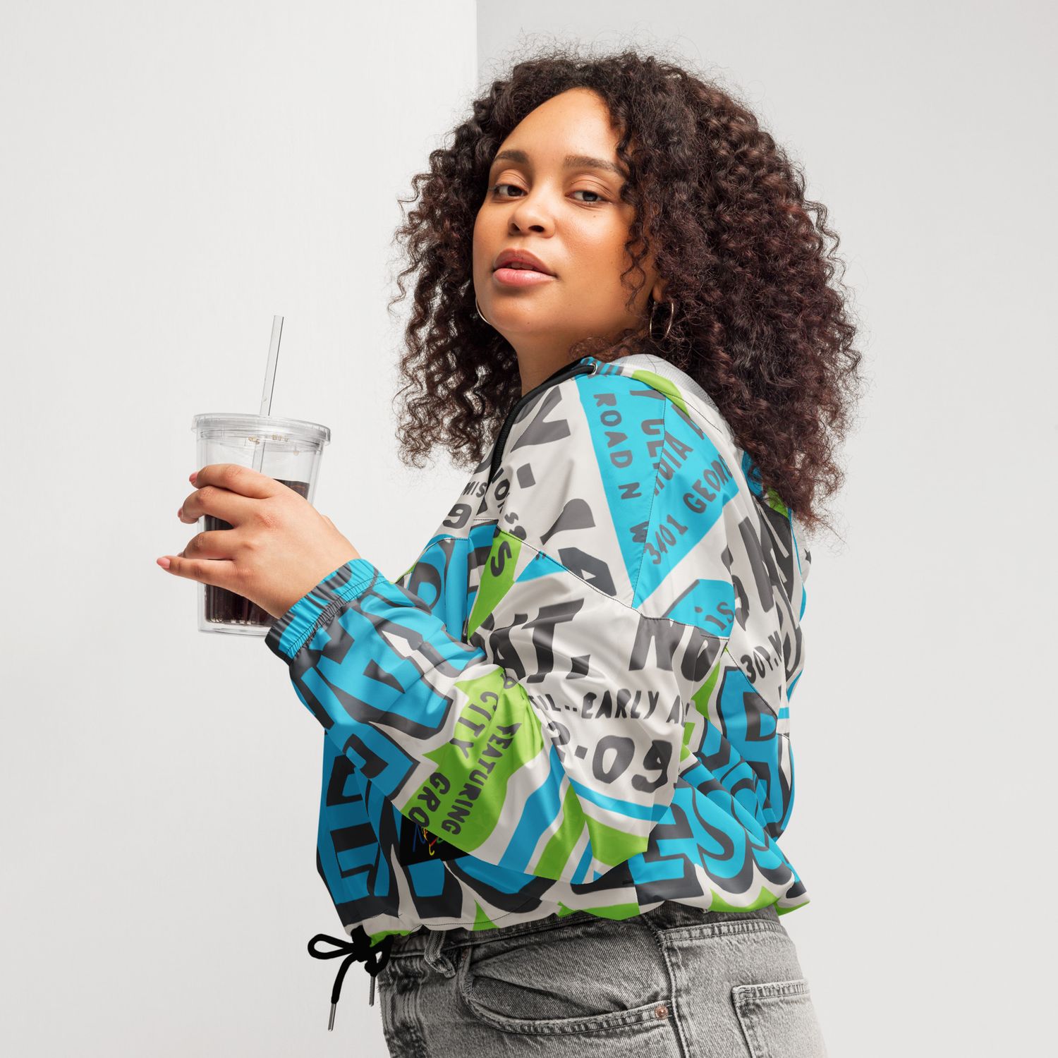 GO GO POSTER Women’s cropped windbreaker