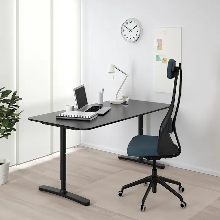 COMPUTER OR WORKING DESK, legs are adjustable HIG