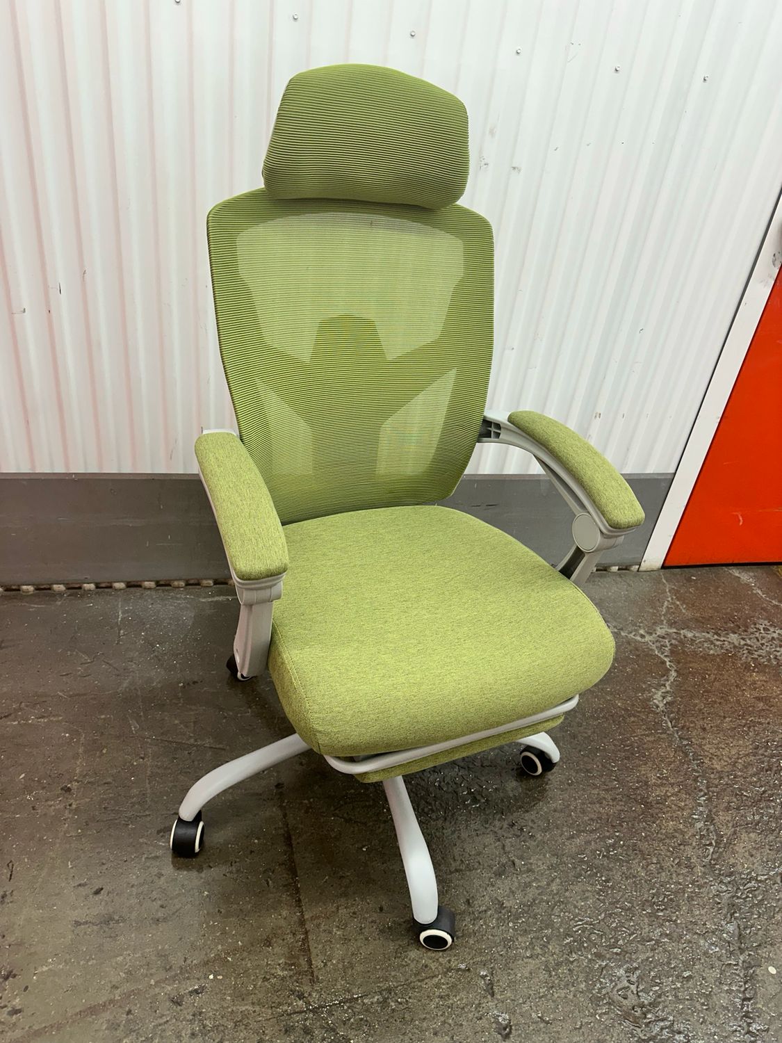 COMPUTER CHAIR, MODERN DESIGN