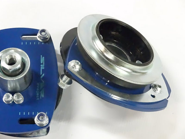 2 Piastre Camber Regolabili degli Ammortizzatori Anteriori:AUDI A3 (8P1) ,A3 Sportback (8PA) , TT (8J3) ,TT Roadster (8J9) ,  SEAT ALTEA (5P1) ,LEON (1P1) ,TOLEDO III (5P2),GOLF PLUS (5M1, 521) ,GOLF