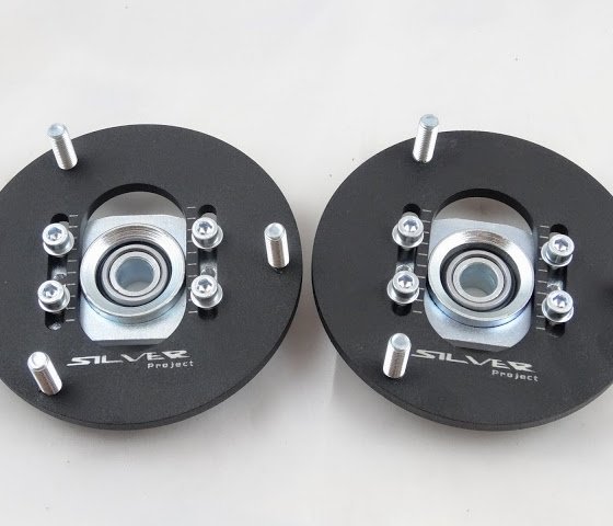 Piastre Camber Regolabili degli Ammortizzatori Anteriori:AUDI: -80 (81,85, B2) COUPE (81,85) -80 (89,89Q, 8A, B3) -CABRIO (8G7, B4) COUPE (89,8B) -80 (8C, B4) -80 AVANT (8C, B4) -90 (81,85, B2) -90