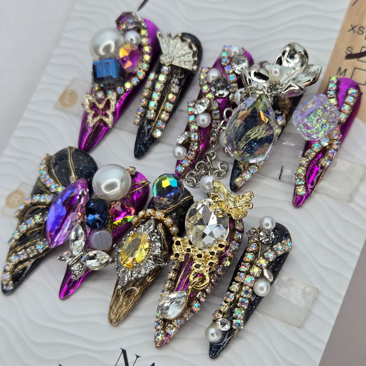 Glamorous Pink &amp; Black Rhinestone-Studded 3D Press-On Nails - S