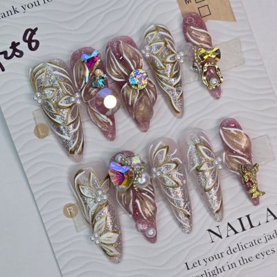 Hand-Painted &amp; Sculpted Golden Petal Press-On Nails - S