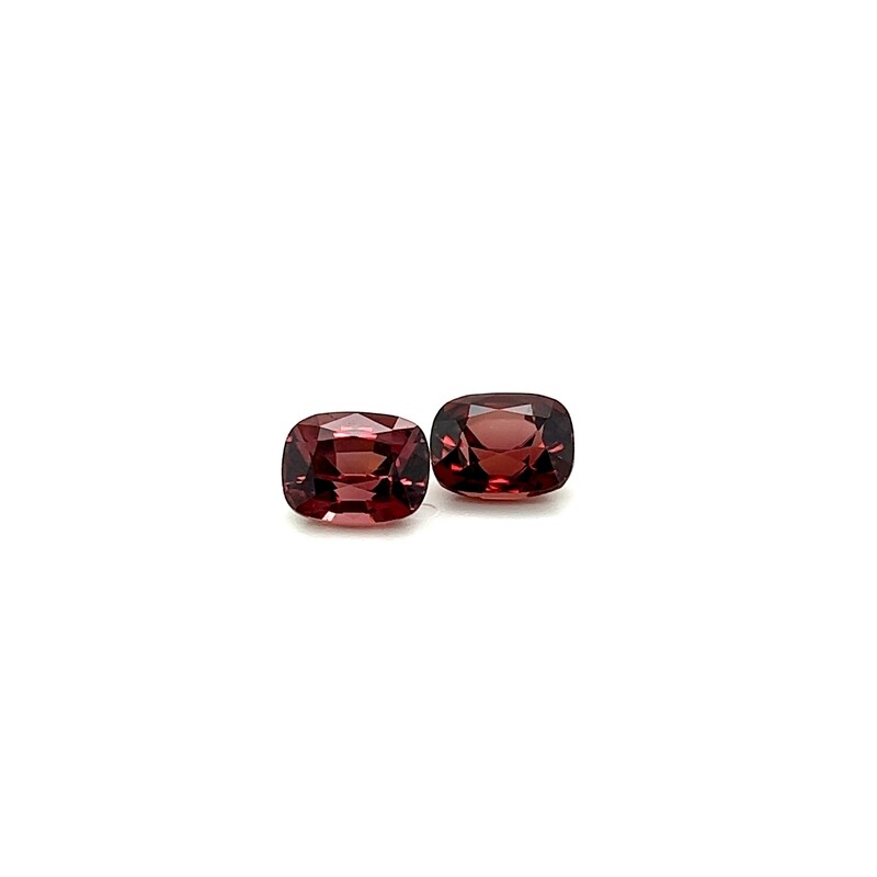 8.00 ct./2	Red zircon cushion/ Циркон красный кушон пара (арт. 0138)