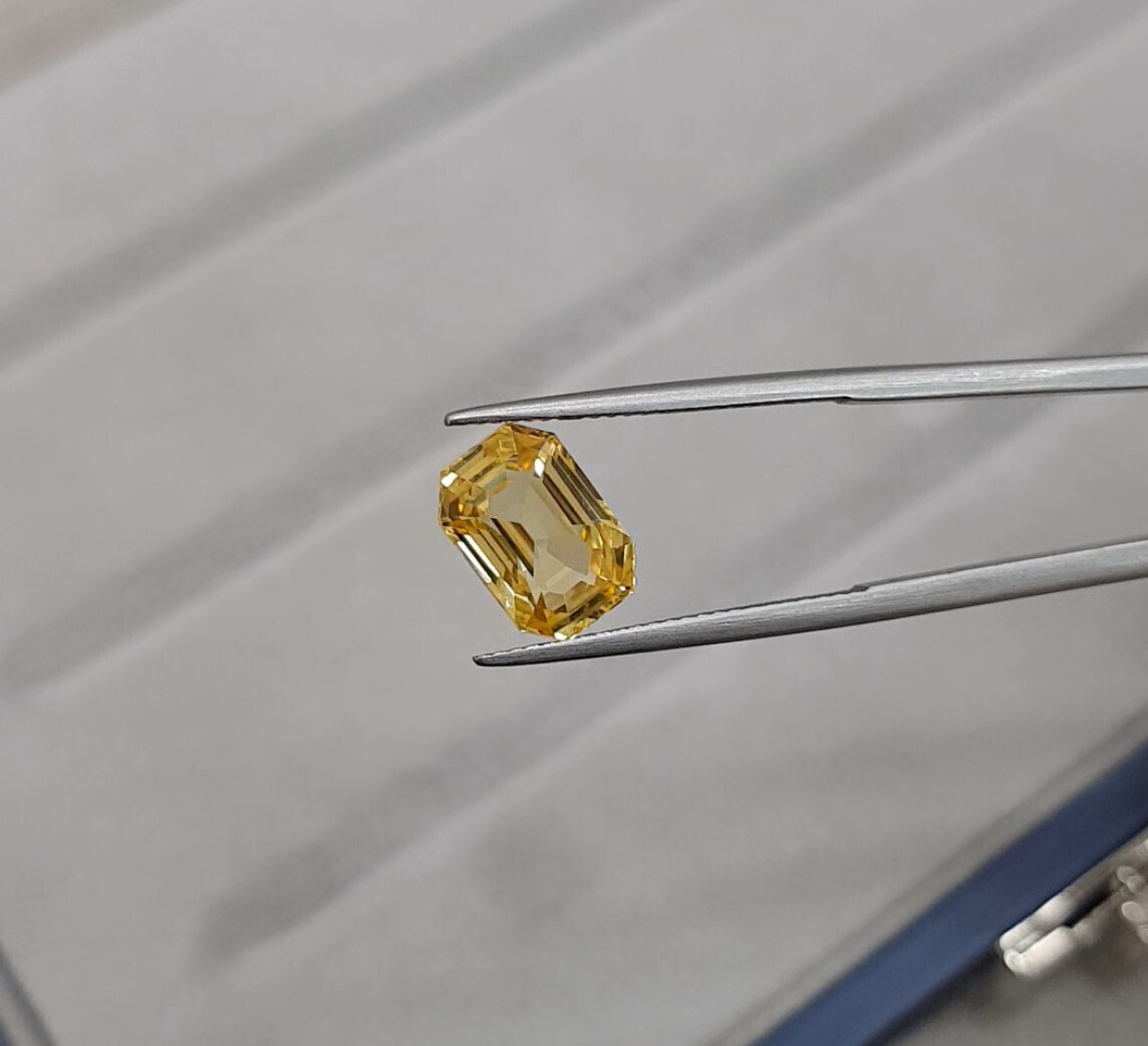 5.03 ct.	Yellow Sapphire octagon/ Сапфир желтый октагон (арт. 0001)
