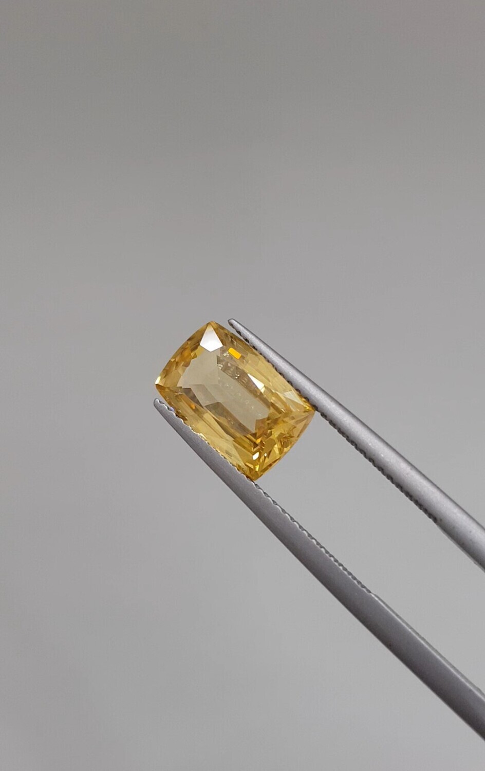 4.71 ct.	Zircon cishion/ Циркон кушон (арт. 0004)