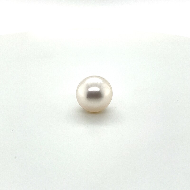 8.41 ct.Жемчуг культивированный Южных морей серебристо белый/ Cultured South sea pearl silver white (арт. 0364)