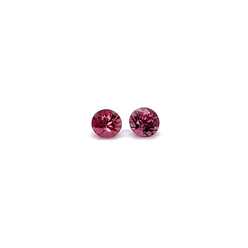 3.14 ct./2 Гранат Малайя природный оранжево-розовый круг/ Natural orangy-pink garnet round (арт. 0334)