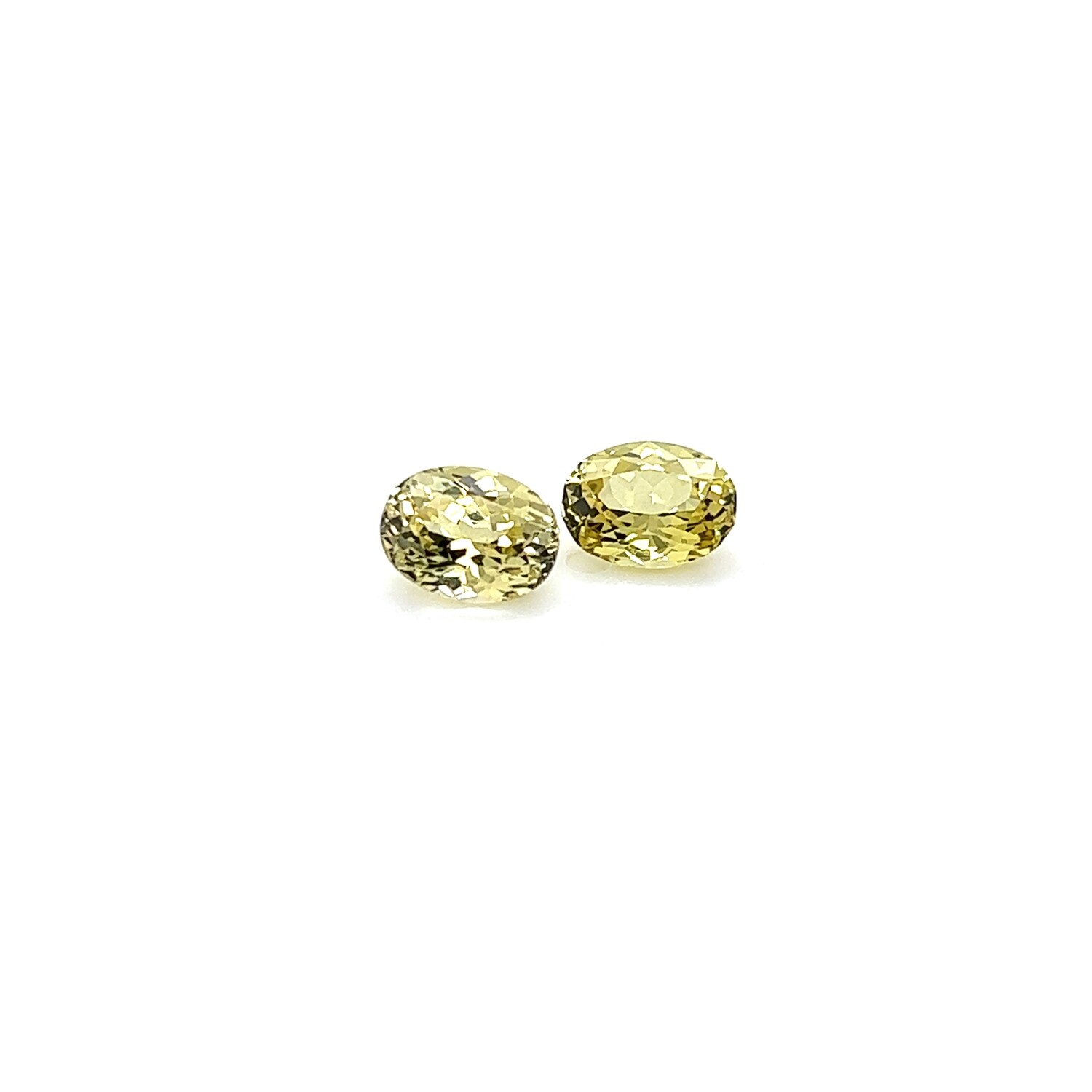 2.60 ct./2 Хризоберилл природный овал/ Natural chrysoberyl oval (арт. 0338)