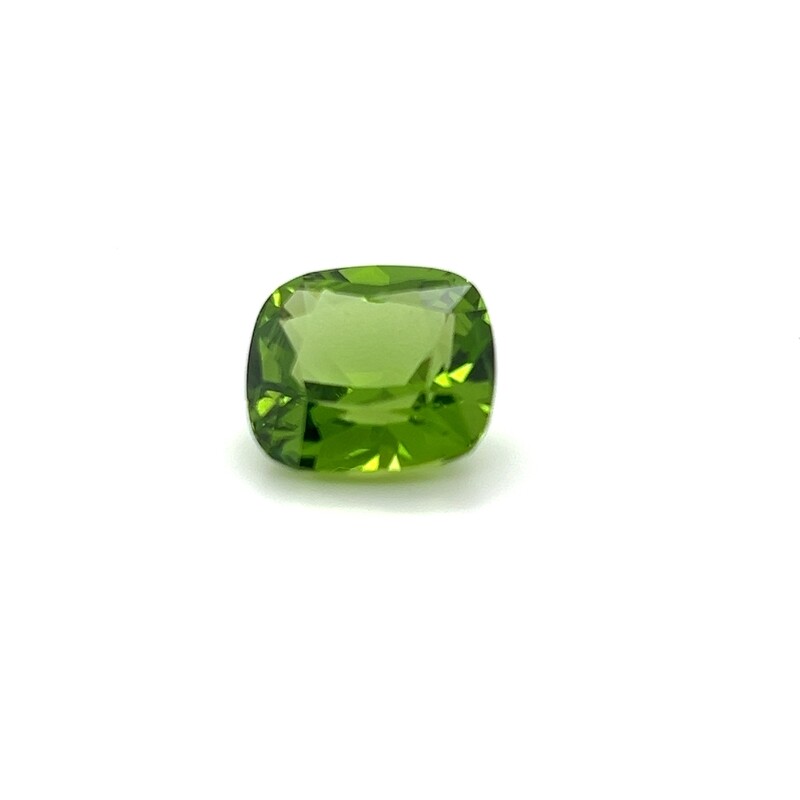 10.44 ct. Перидот природный кушон/ Natural peridot cushion (арт. 0408)