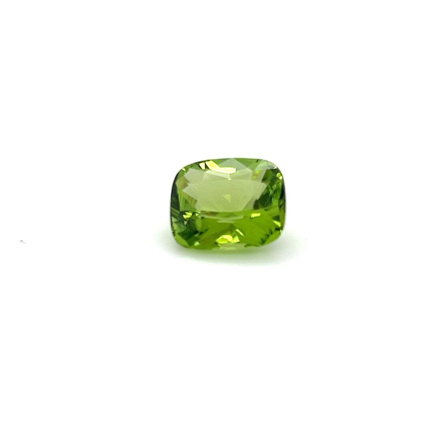 5.49 ct. Перидот природный кушон/ Natural peridot cushiom (арт. 0401)