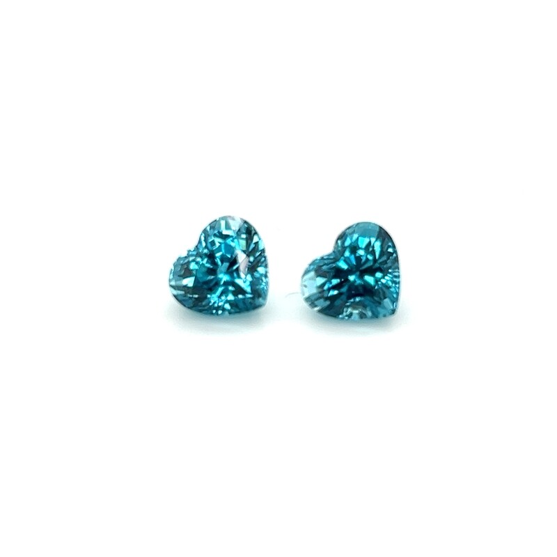 6.96 ct./2 Циркон природный голубой сердце/ Natural blue zircon heart (арт. 0399)