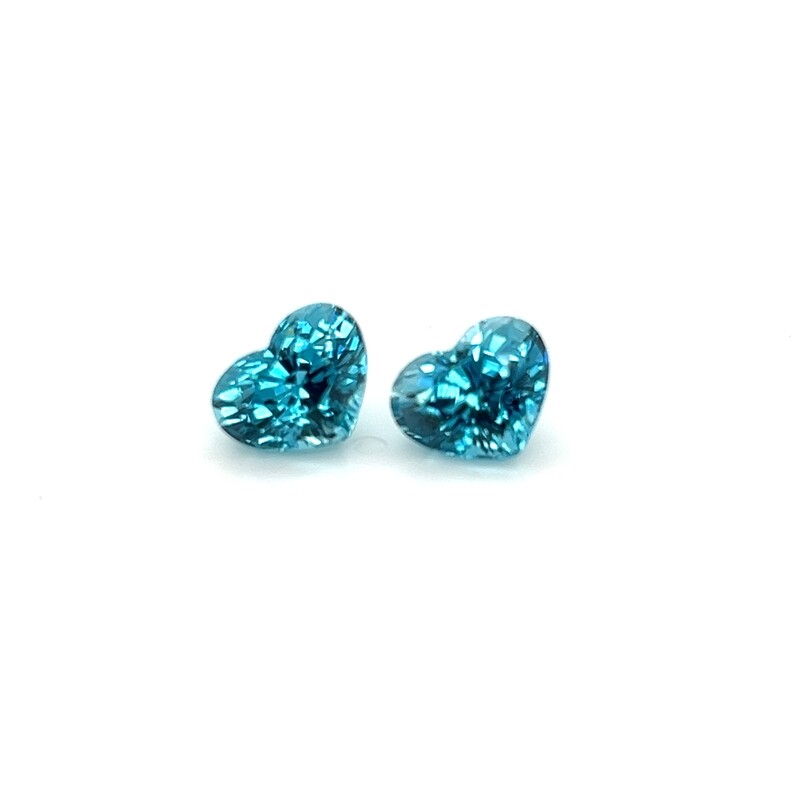 7.52 ct./2 Циркон природный голубой сердце/ Natural blue zircon heart (арт. 0398)