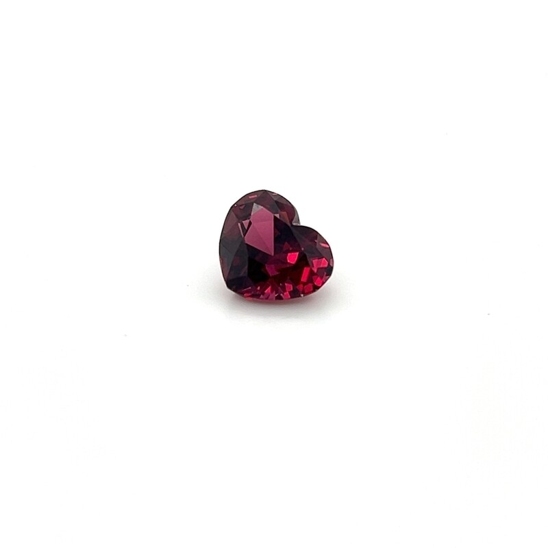 4.05 ct. Гранат природный красный сердце Малайя/ Natural red garnet Malaya (арт. 0393)