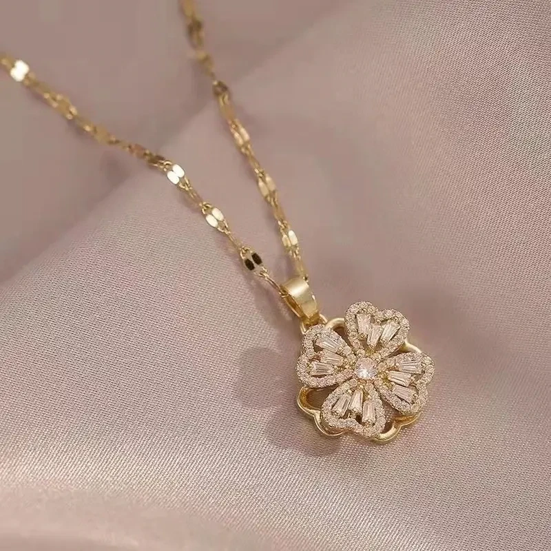 Four-leaf Clover Pendant Necklace (18k Real Golden Plating)