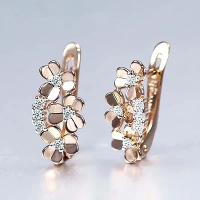 Exquisite Clover Shape Earrings 18K Gold Plated