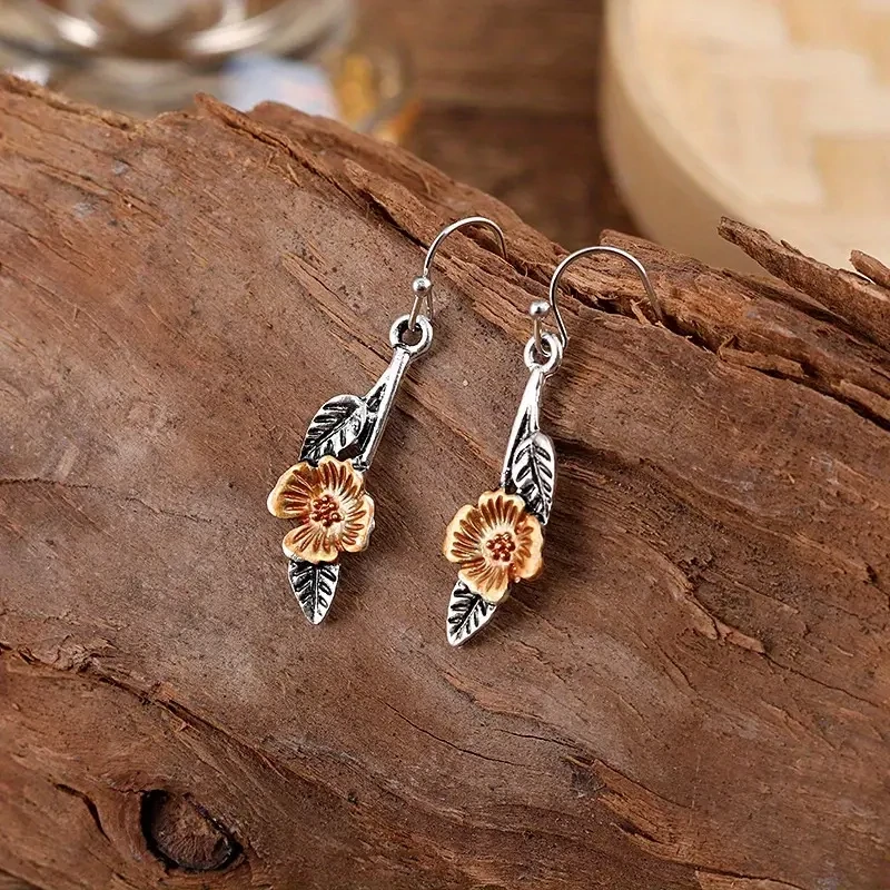 Vintage Flowers Leaves Shape Design Earrings
