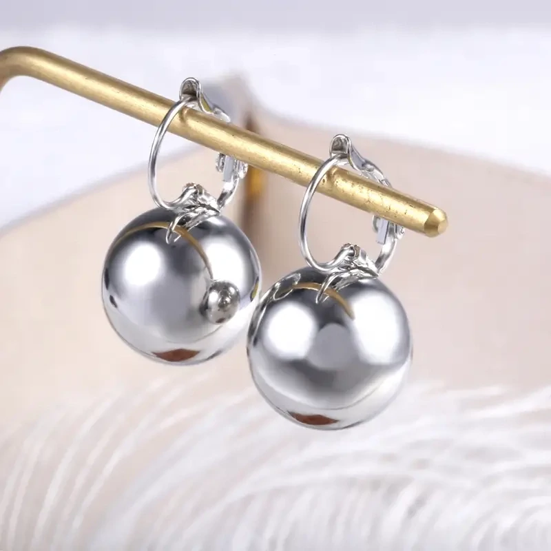 Women&#39;s Fashion Ball-Shape Dangle Earrings Bohemia Creative Silvery