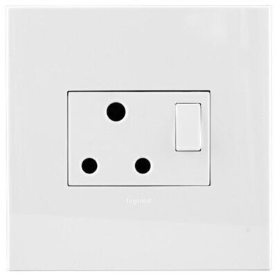 Legrand Arteor RSA Single Switched Socket - 4 X 4 White