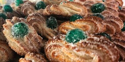 Dolci di Mandorla con Ciliegia Verde
