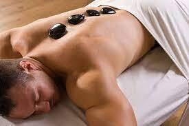 MASAJES CON PIEDRAS CALIENTES