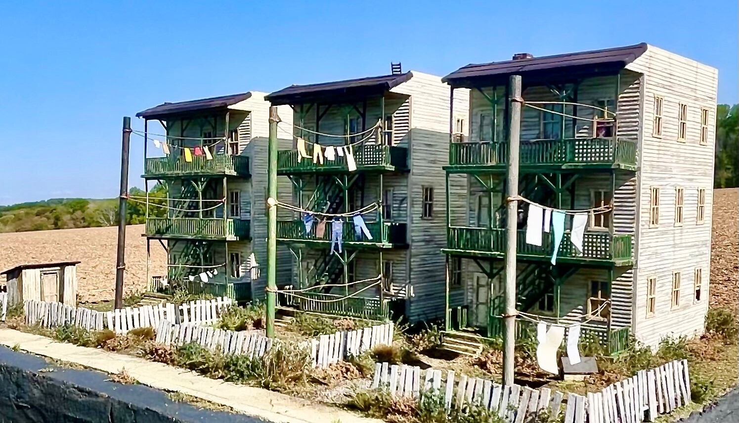 N - Earl Smallshaw&#39;s Tenement Row