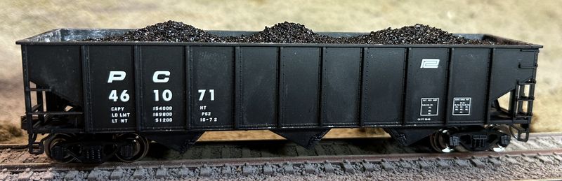 HO - Atlas Trainman 3-Bay Hopper - Coal Loads