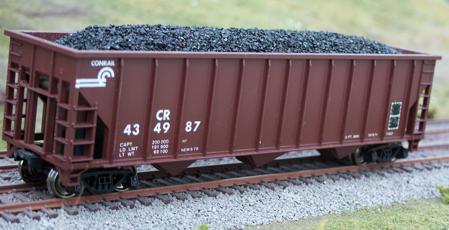 HO - Con-Cor 100 Ton 3-Bay Hopper - Coal Loads