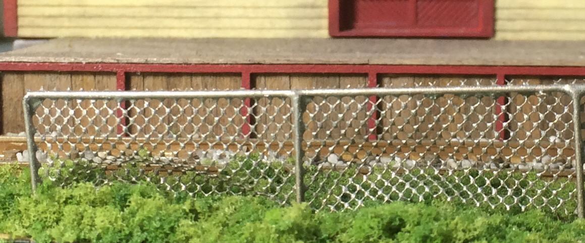HO - 100&#39; Scale Chain Link Fence - 85000