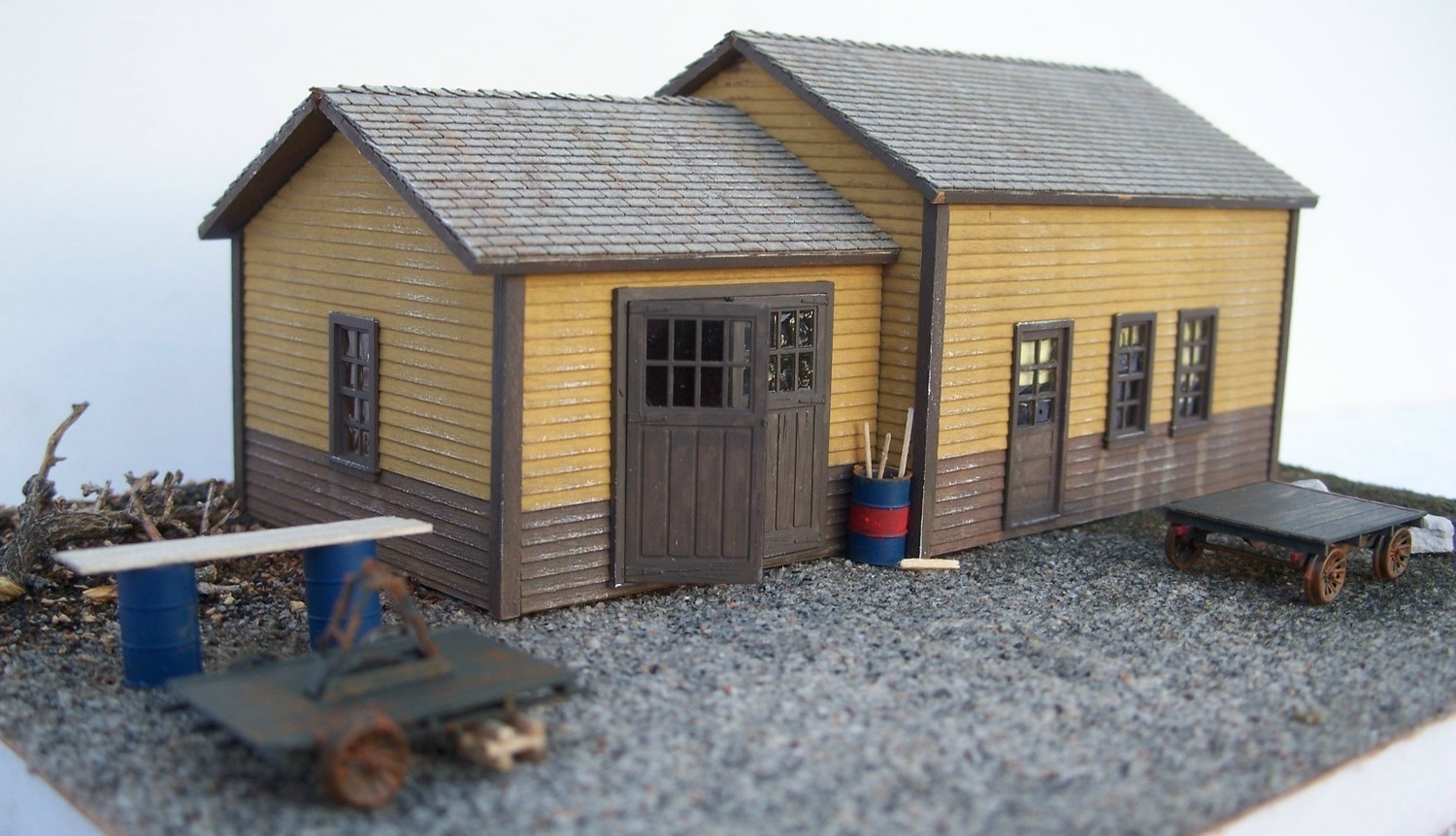 MOW Shed - 83004