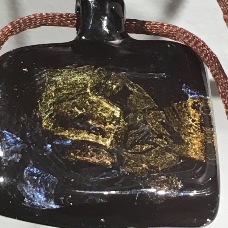 Devadita Dichroic Thumb Bite 