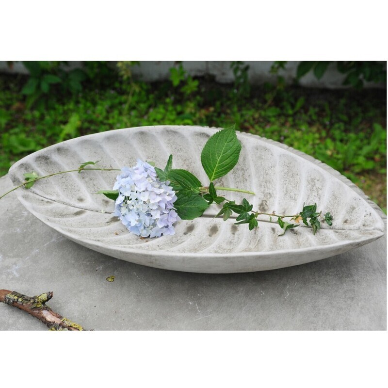 Blatt, englischer Steinguß, L 55 cm x 28 cm, 6 kg
 kein Versand