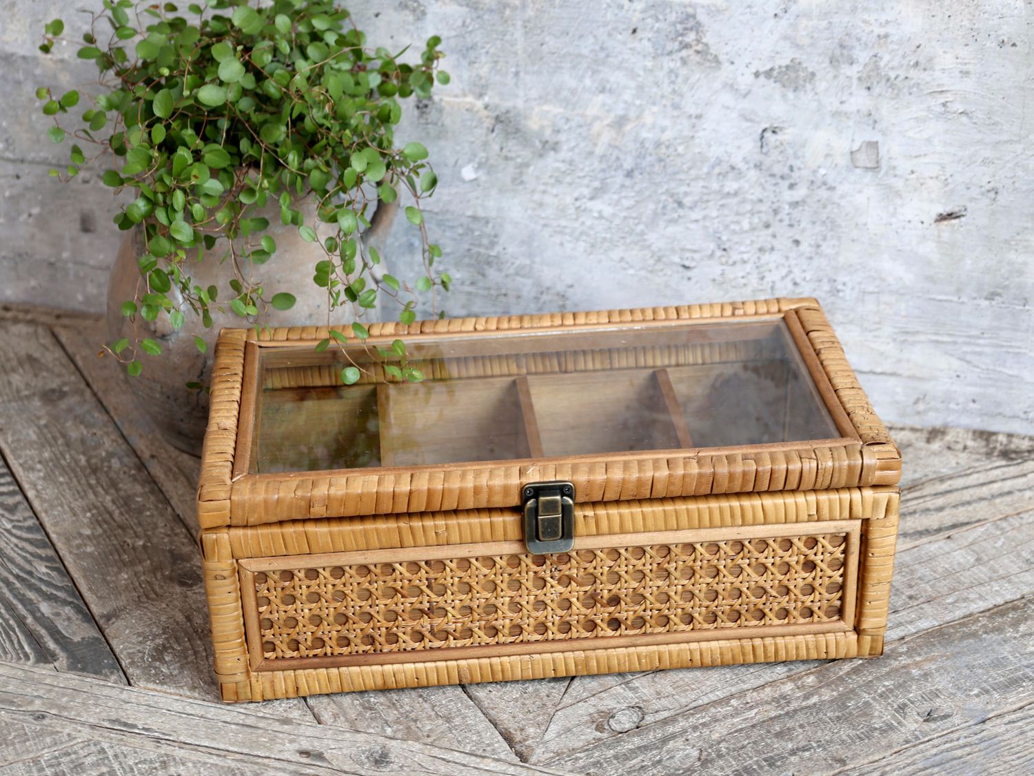 Franz. Geflochtene Box m. 4 Fächer, H13/L36,5/B21 cm natur