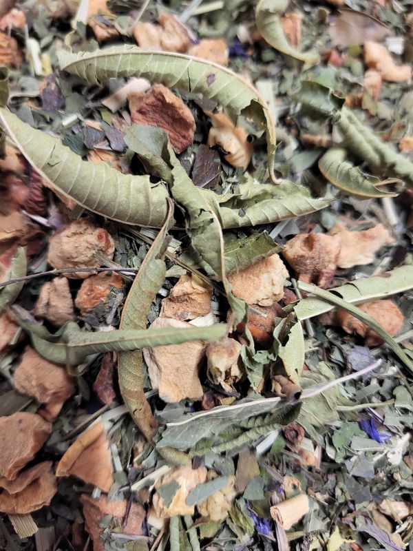 Frühlingskräutertee