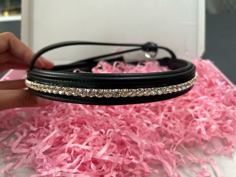 Twinkly noseband