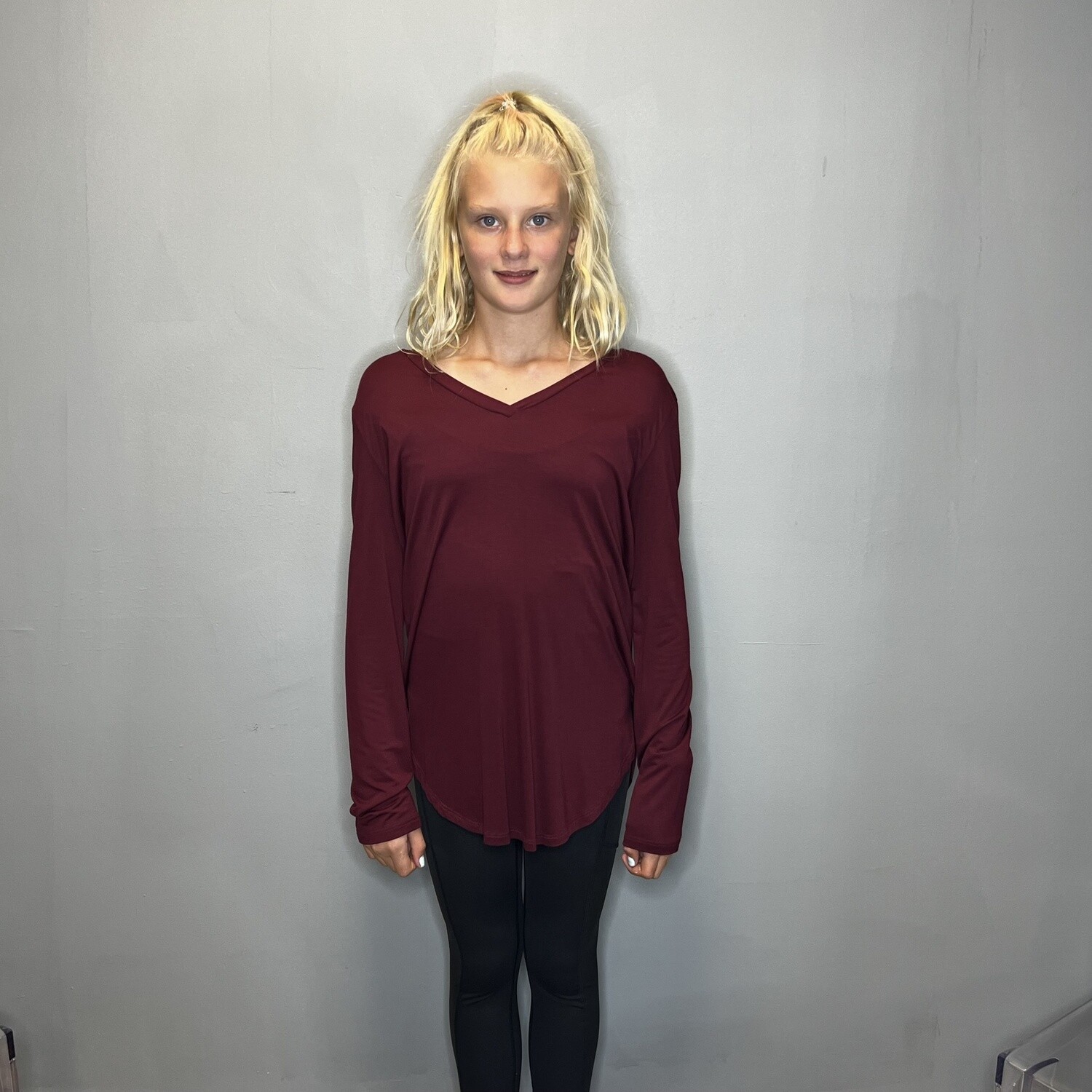 Long sleeve basic crew neck top