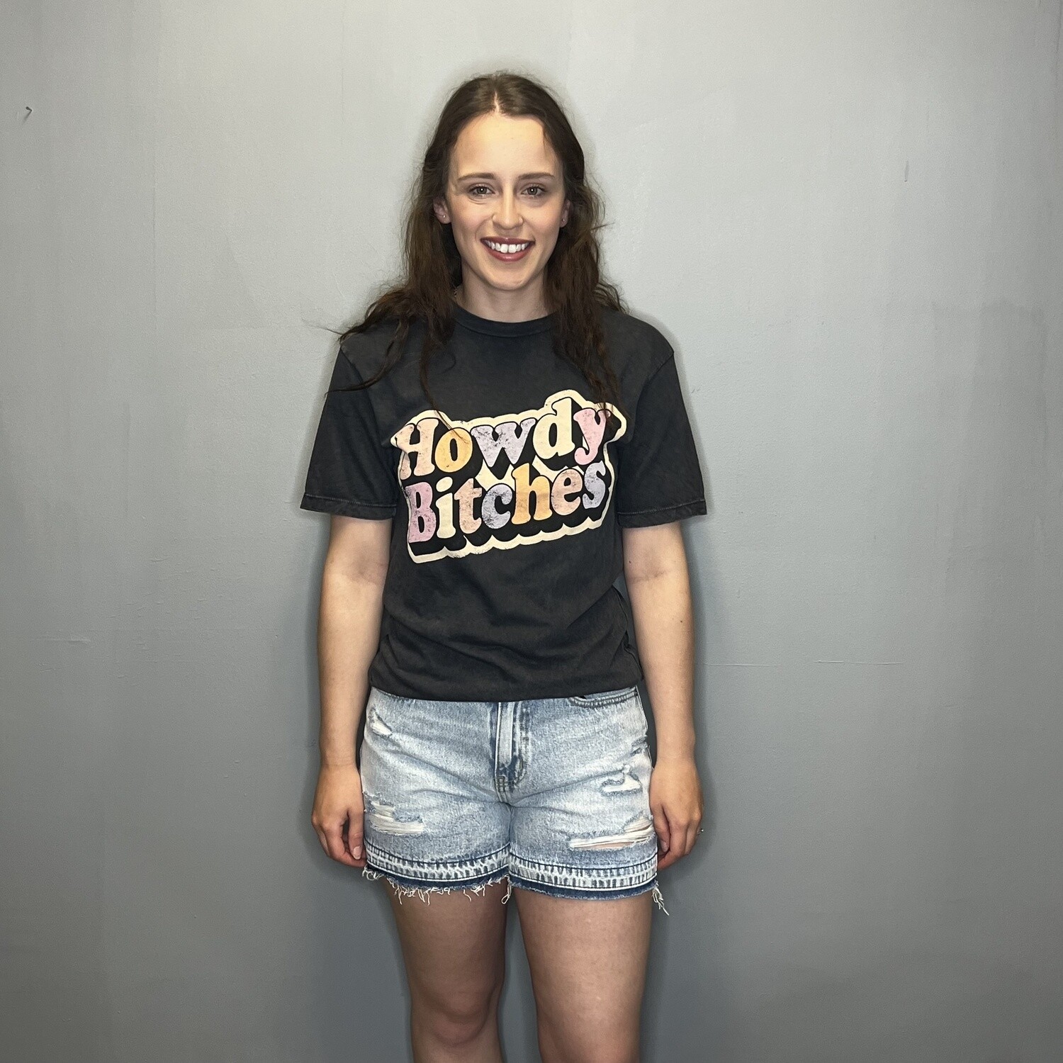 Howdy Bitches Tee