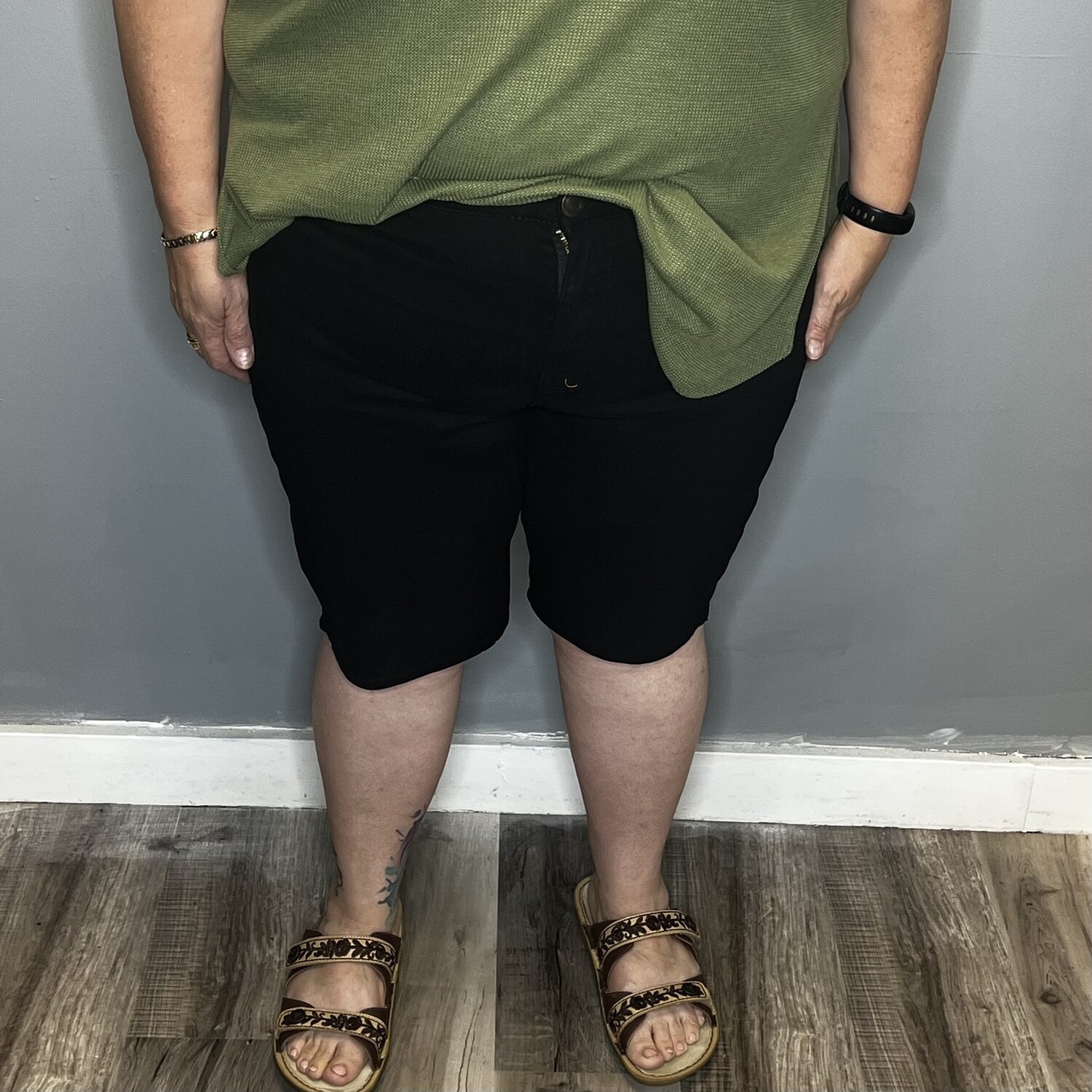 Plus High Waisted Solid Stretch Short