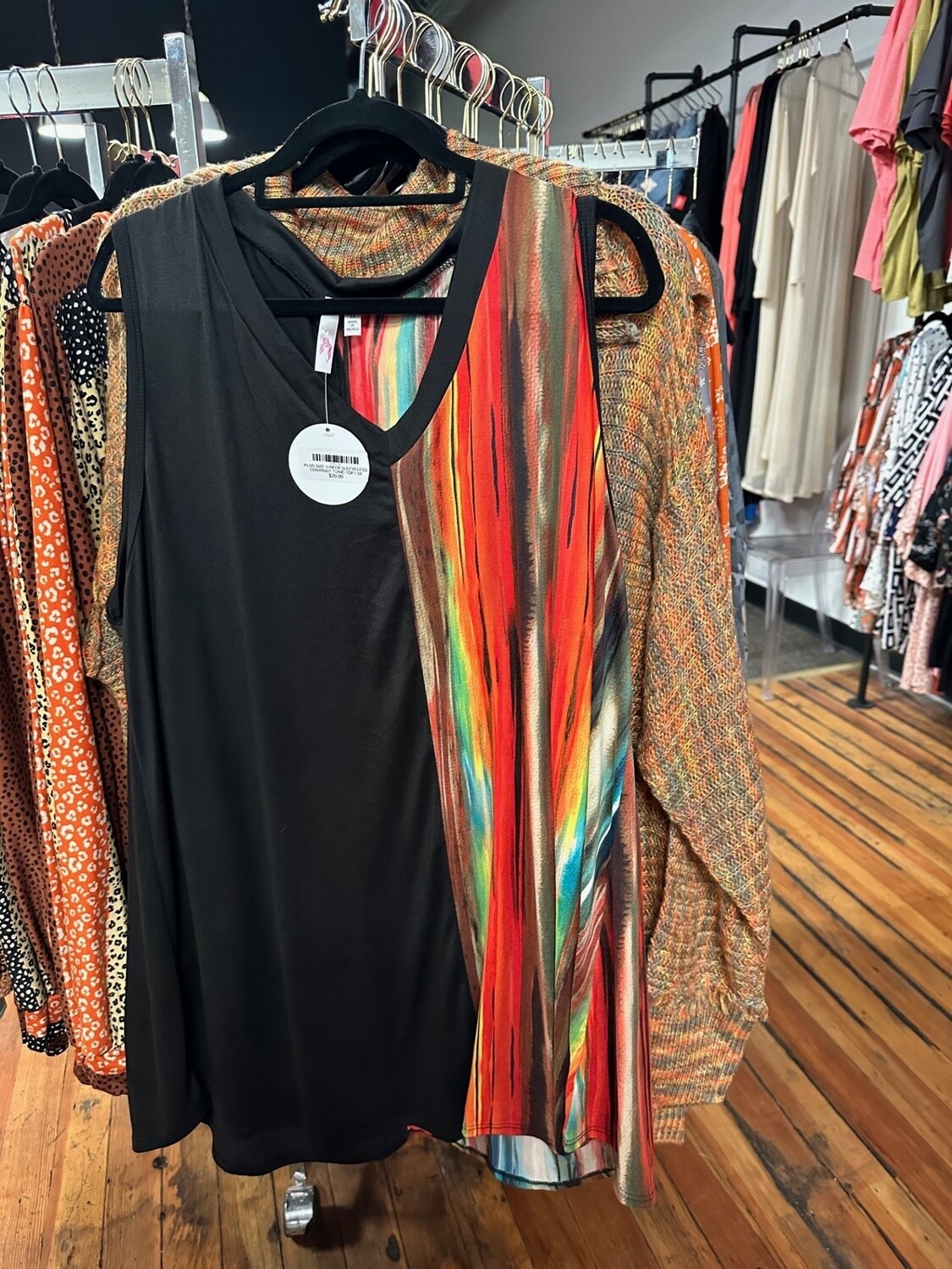 PLUS SIZE V-NECK SLEEVELESS CONTRAST TUNIC TOP