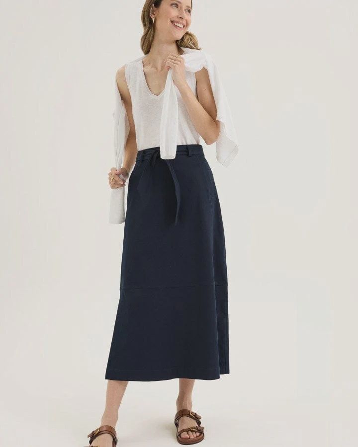 Yarra Trail Nova Skirt Navy