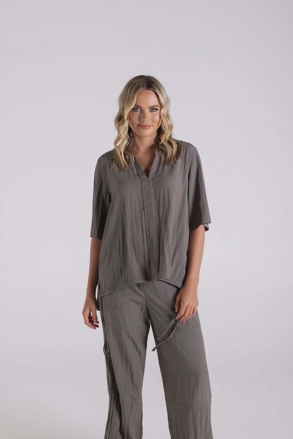 Two T&#39;s Crinkle Sleeve S/S Top Donkey