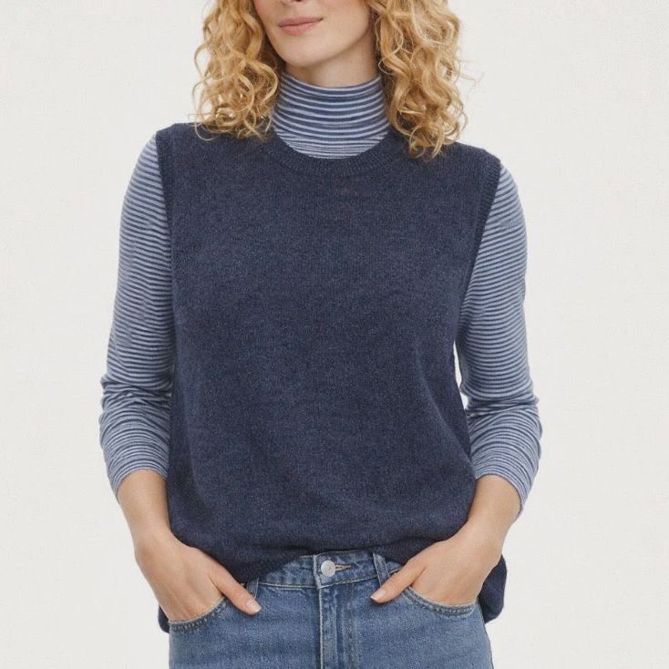 Mansted Mitos Lambswool Vest Soft Blue