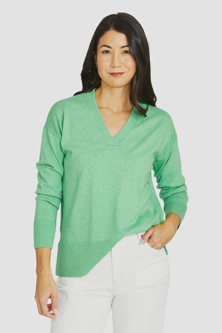 Jump V Neck Pullover Green Tea