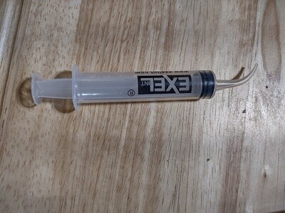 Monoject 412 curved tip syringe